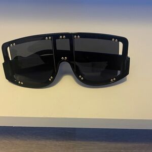 Bold Black Oversized Sunglasses